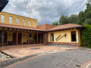 SE VENDE HERMOSA PROPIEDAD EN PUEMBO (PROX ARRAYANES)