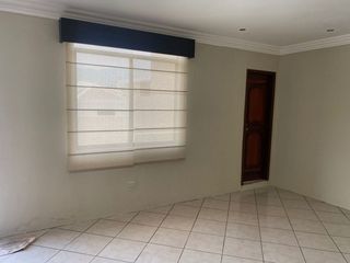 Departamento en Alquiler en la Urbanización Puerto Azul, 3 Habitaciones, 2 Baños, Terraza, Seguridad ,Vía a la Costa.