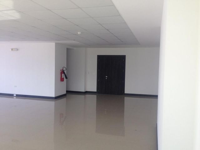 Oficina de Venta en Edificio Signature ubicado en la República y Rumipamba, Norte de Quito