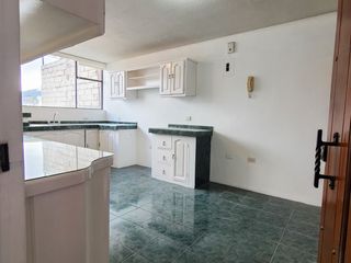 Foto 6 de Departamento en Alquiler Arriendo Renta La Mascota Sur de Quito Segundo Piso