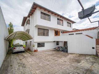Foto 1 de PROPIEDAD DE 735MT MONTESERRIN EN VENTA