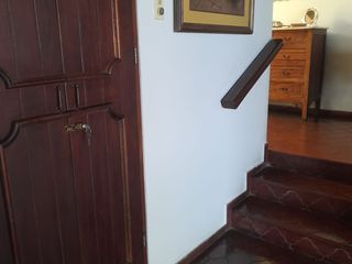 EXCELENTE  CASA EN CALLE CERRADA DE SURCO, 5 DORMITORIOS