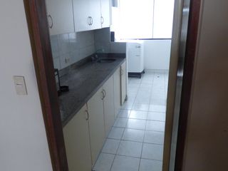 Alquilo departamento 115 m2 .3 dormit.2 baños. cerca a Arequipa y Santa Cruz