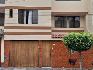 Vendo Casa de 4 Pisos con 5 Departamentos + Cochera ️️OPORTUNIDAD DE INVERSION: VENDO CASA DE 4 PISOS CON 5 DEPARTAMENTOS + COCHERA ( ESPALDA MALL STA ANITA)