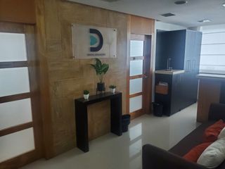Foto 4 de Consultorio amoblado de venta en Edificio Medical Plaza, 48 m2, 1 parqueo