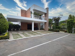 Foto 11 de ALQUILER o VENTA  CASA - PANCE- LUXURY