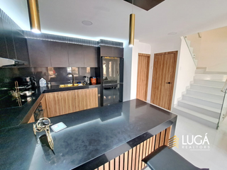 Foto 8 de Moderna Casa en Venta sector sur de Manta, Zona Resindencial, Manta, Ecuador