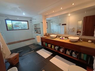 Foto 10 de Countryhome on Double Lot in Residential Community - Llanogrande