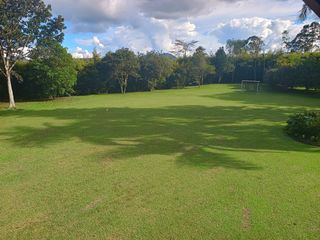 Foto 2 de Countryhome on Double Lot in Residential Community - Llanogrande