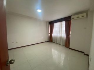 Foto 8 de VENTA DE DPTO. DUPLEX EN URB. LA CAROLINA, MACHALA