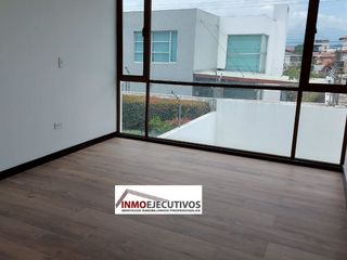 Foto 11 de Espectacular Casa de Venta por Estrenar en Cumbayá - La Primavera 2