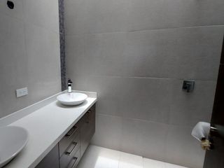 Foto 13 de Espectacular Casa de Venta por Estrenar en Cumbayá - La Primavera 2