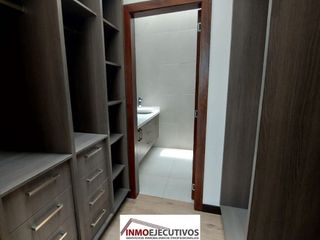 Foto 12 de Espectacular Casa de Venta por Estrenar en Cumbayá - La Primavera 2