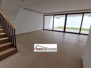 Foto 8 de Espectacular Casa de Venta por Estrenar en Cumbayá - La Primavera 2