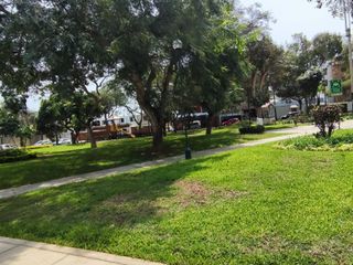 Venta de Departamento con Salida Al Parque, Av Guardia Civil, San Isidro