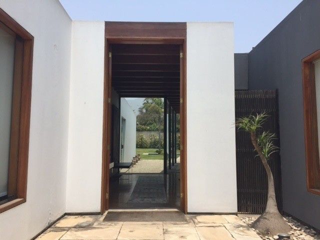 VENDO CASA CON PISCINA EN URB. LA PLANICIE – LA MOLINA