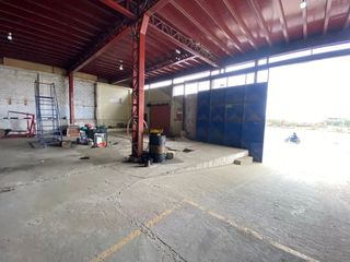 Foto 9 de bodega industrial de alquiler Manta Montecristi