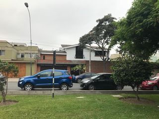 Venta de casa en Av Guardia Civil,  Urb Corpac, San isidro