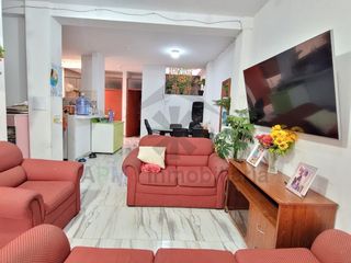 VENTA DE CASA EN URBANIZACIÓN SANTA ROSA DE CHICLAYO