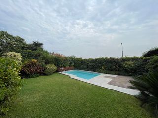 Foto 7 de Vendo Casa Calle Tranquila Urb Los Alamos