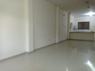 Departamento en planta baja de alquiler en Guayacanes, uso comercial.