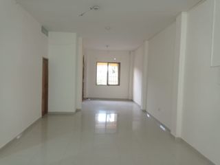 Departamento en planta baja de alquiler en Guayacanes, uso comercial.