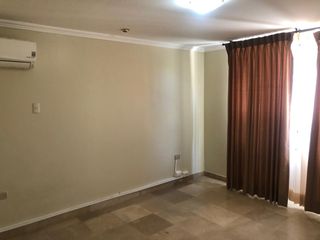 Foto 13 de Kennedy Norte, Venta de Villa de 3 plantas de 4 dorm en excelente ubicación