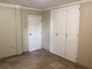 Foto 20 de Kennedy Norte, Venta de Villa de 3 plantas de 4 dorm en excelente ubicación
