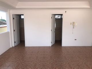 Foto 2 de Kennedy Norte, Venta de Villa de 3 plantas de 4 dorm en excelente ubicación