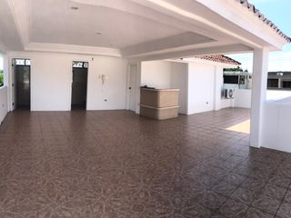 Foto 28 de Kennedy Norte, Venta de Villa de 3 plantas de 4 dorm en excelente ubicación