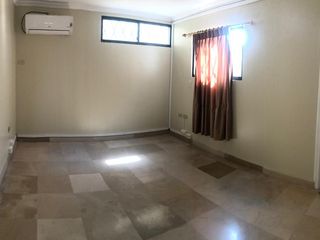 Foto 17 de Kennedy Norte, Venta de Villa de 3 plantas de 4 dorm en excelente ubicación