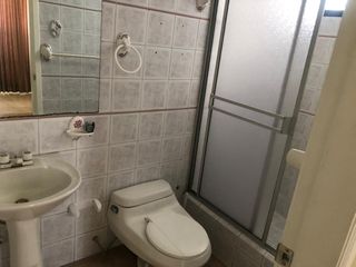 Foto 18 de Kennedy Norte, Venta de Villa de 3 plantas de 4 dorm en excelente ubicación