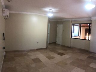 Foto 24 de Kennedy Norte, Venta de Villa de 3 plantas de 4 dorm en excelente ubicación