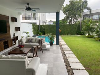 Foto 1 de Isla Mocoli, Rento Hermosa Casa Amoblada con Piscina
