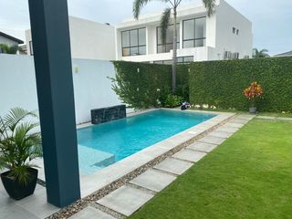 Foto 7 de Isla Mocoli, Rento Hermosa Casa Amoblada con Piscina