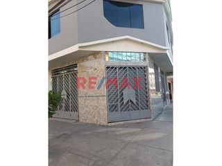 Foto 1 de Alquiler De Local Comercial En Esquina Av. Santa Rosa