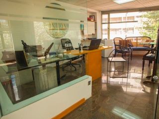 Foto 3 de AMPLIAS OFICINAS DE RENTA BOSMEDIANO Y GONZÁLES SUÁREZ- BELLAVISTA. Quito-Ecuador