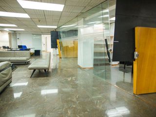 Foto 1 de AMPLIAS OFICINAS DE RENTA BOSMEDIANO Y GONZÁLES SUÁREZ- BELLAVISTA. Quito-Ecuador