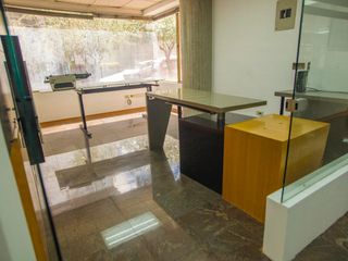 Foto 9 de AMPLIAS OFICINAS DE RENTA BOSMEDIANO Y GONZÁLES SUÁREZ- BELLAVISTA. Quito-Ecuador