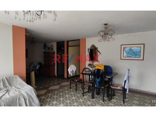 Foto 7 de ¡Tu Nuevo Hogar En Urb. Apolo-La Victoria! Espaciosa Casa De 4 Pisos Con Vistas Excepcionales Y Ubicación Estratégica