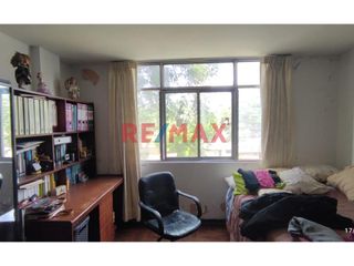 Foto 14 de ¡Tu Nuevo Hogar En Urb. Apolo-La Victoria! Espaciosa Casa De 4 Pisos Con Vistas Excepcionales Y Ubicación Estratégica