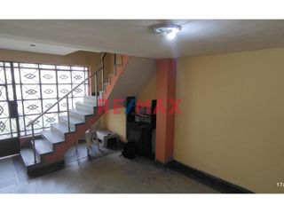 Foto 3 de ¡Tu Nuevo Hogar En Urb. Apolo-La Victoria! Espaciosa Casa De 4 Pisos Con Vistas Excepcionales Y Ubicación Estratégica