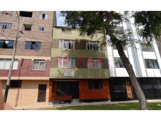 Foto 4 de ¡Tu Nuevo Hogar En Urb. Apolo-La Victoria! Espaciosa Casa De 4 Pisos Con Vistas Excepcionales Y Ubicación Estratégica