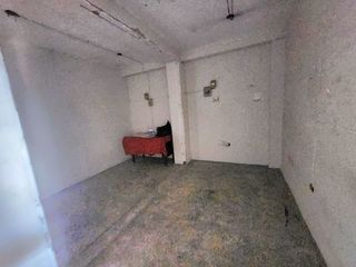 Foto 4 de VENDO LOCAL COMERCIAL EN GAMARRA