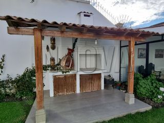 Se Vende Hermosa Casa con Piscina en Baños del Inca, Cajamarca
