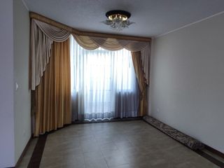 Foto 3 de Casa  en renta alquiler  con patio y terraza sector El Condado