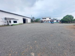 Venta de Terreno Comercial Yaguachi 8370 m² con Frente a La Vía