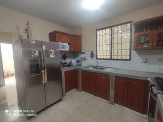 Foto 5 de PRECIOSA CASA, PRECIO MEJORADO, AMPLIA, EXCELENTE ESTADO, UBICACION ESTRATEGICA DENTRO DE LA URBANIZACION SAMANES SEGUNDA ETAPA