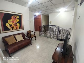 Foto 9 de PRECIOSA CASA, PRECIO MEJORADO, AMPLIA, EXCELENTE ESTADO, UBICACION ESTRATEGICA DENTRO DE LA URBANIZACION SAMANES SEGUNDA ETAPA