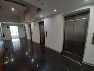 Oficina en Alquiler y Venta de 200 m² con Vista calle Santiago de Surco